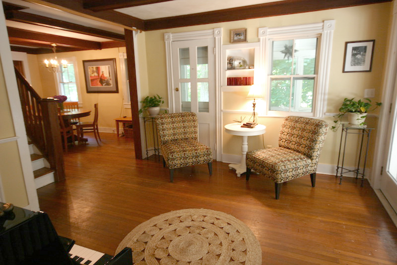 HALLAFTER staging